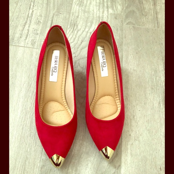 Beira Rio Shoes - Red pumps suede (never worn)
